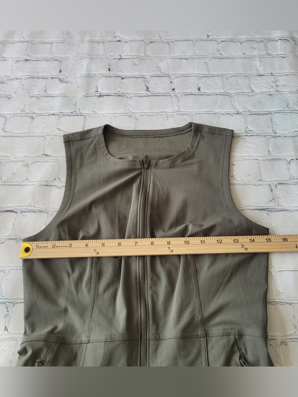 lululemon Athletica Green Cropped Warpstreme Zip-Front Jumpsuit size 4 - Picture 10 of 16